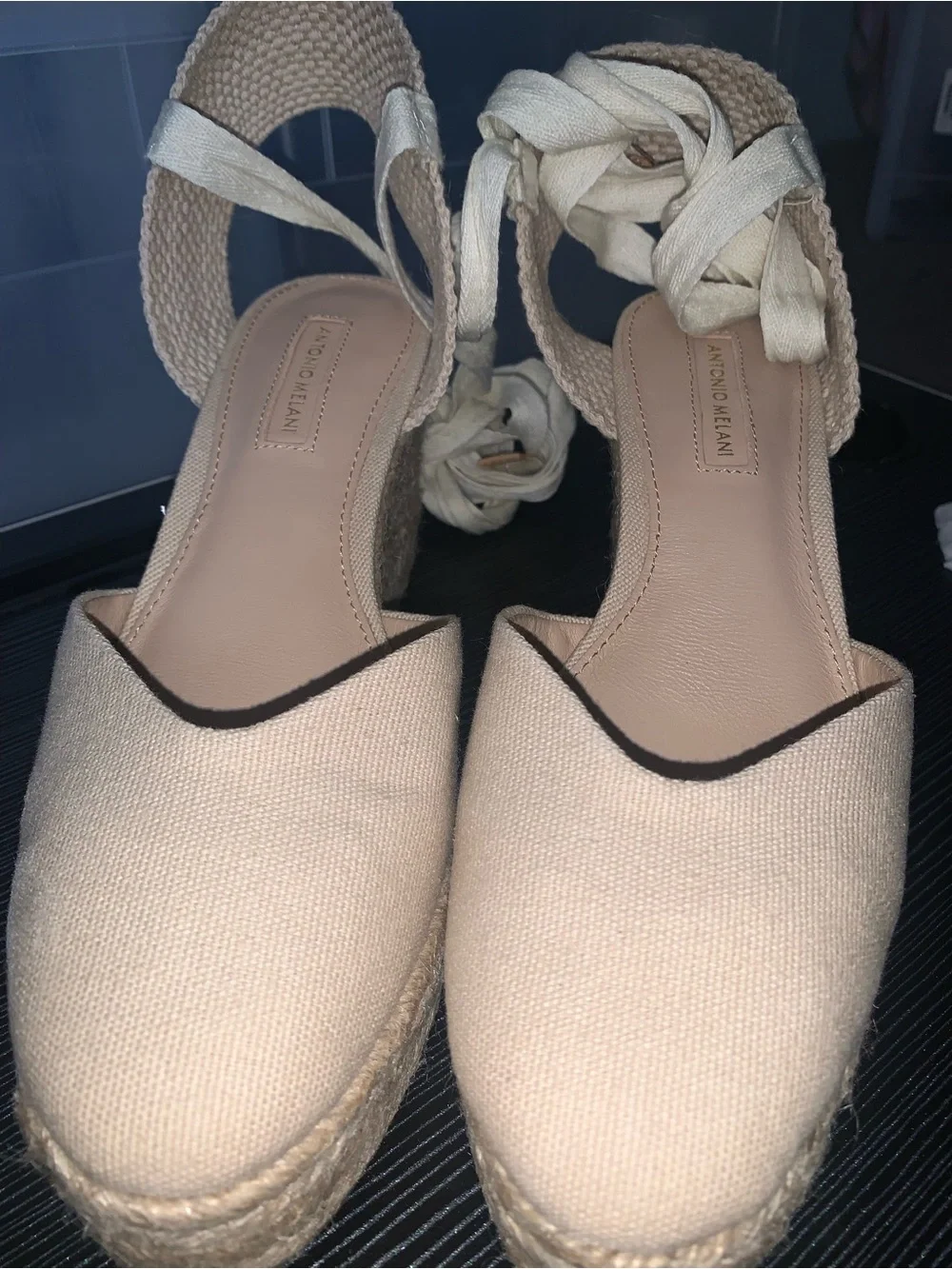Brand NEW Antonio Melani canvas wedges
